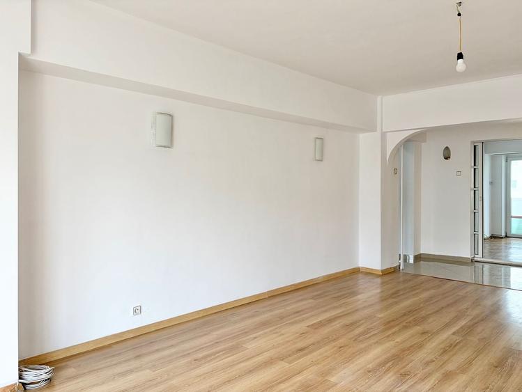 APARTAMENT CU 4 CAMERE AFLAT PE BD DECEBAL APROAPE DE PTA ALBA IULIA - UNIRII - 1
