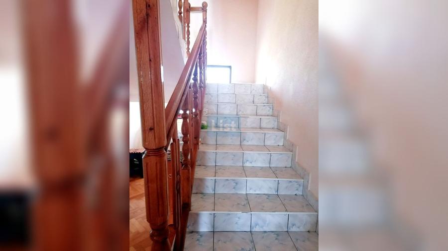 Casă cu 3 camere cu Teren 374 Mp în Exterior Sud