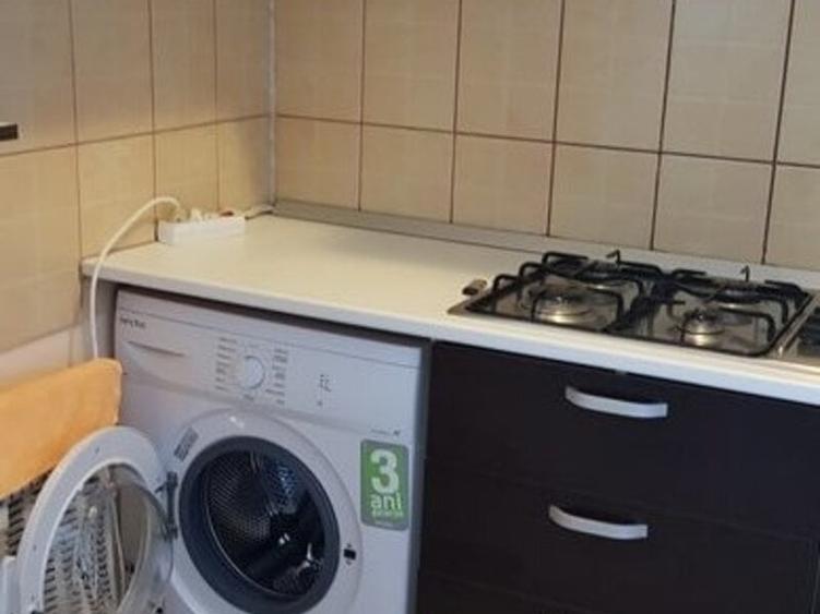 Titan, Trapezului - 3