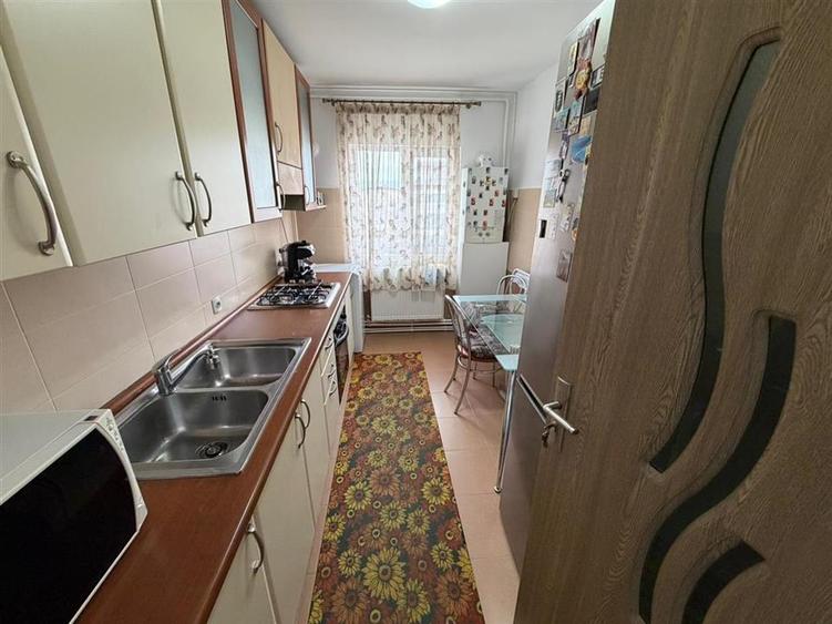 Apartament 2 camere, hol patrat, logie + balcon, mobilat si utilat - 4