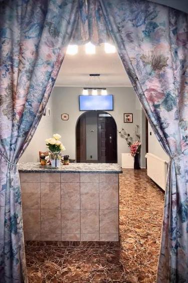 Apartament spa?ios cu finisaje moderne italienesti + boxa, garaj si curte comuna - 1