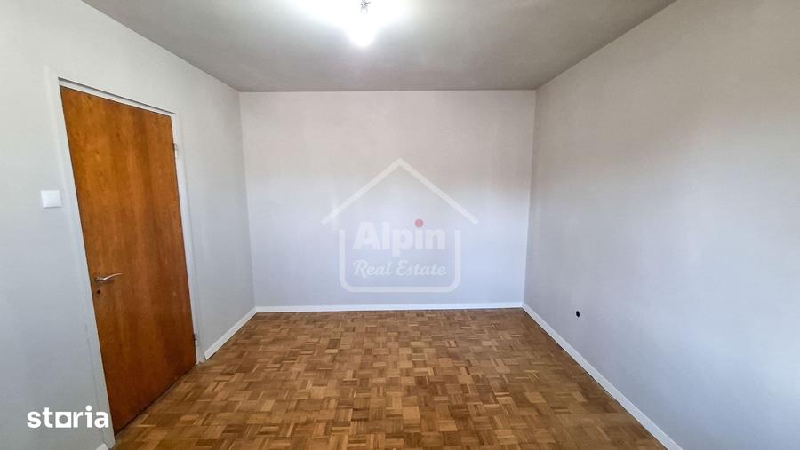 Apartament cu 2 camere semidecomandat în Centrul Civic