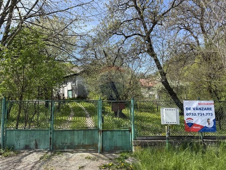 Casă  de vânzare în zona Câmpulung înconjurată de natura - 1