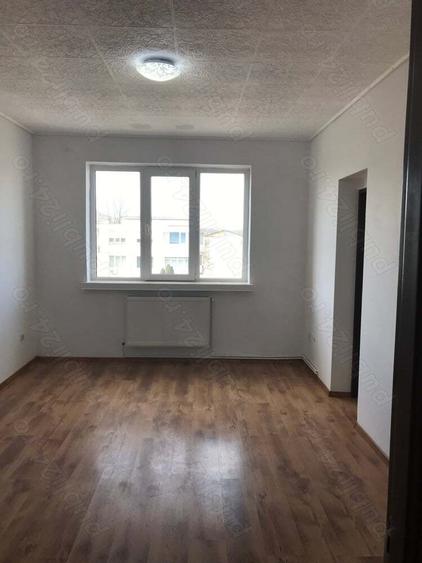 de vanzare apartament 3 camere in centru Onesti judetul Bacau - 9