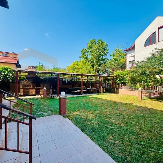 Vila D+P+1+M de vanzare - Oras Ovidiu Constanta