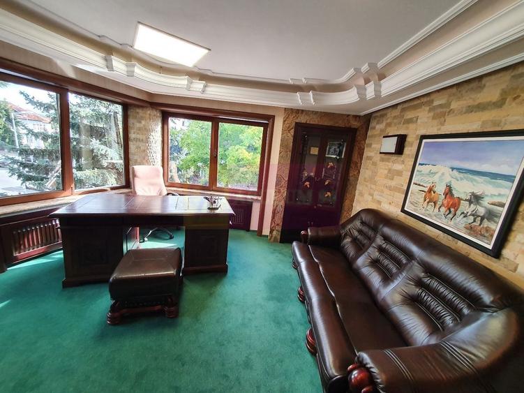 Apartament cu 3 camere de vanzare in Campina - Zona ultracentrala - 4