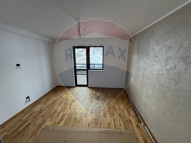 Casa  si  teren zona Balaurul - 21