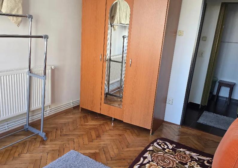 Vand sau inchiriez ap. 2 camere dec Deva, Balcescu, et. 3, mobilat - 13