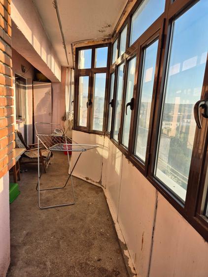 Apartament cu 3 camere decomandat în Alexandru cel Bun