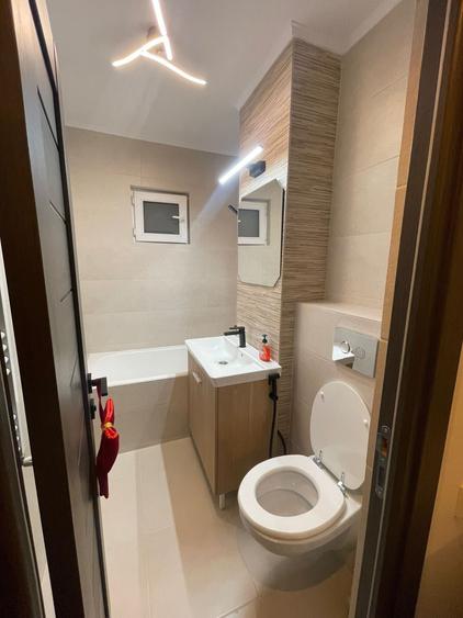Apartament cu 4 camere decomandat în Malu Roșu