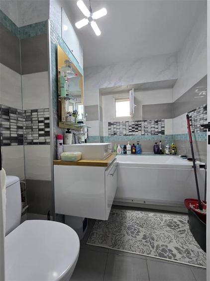 Apartament cu 4 camere decomandat în Lunca Cetățuii