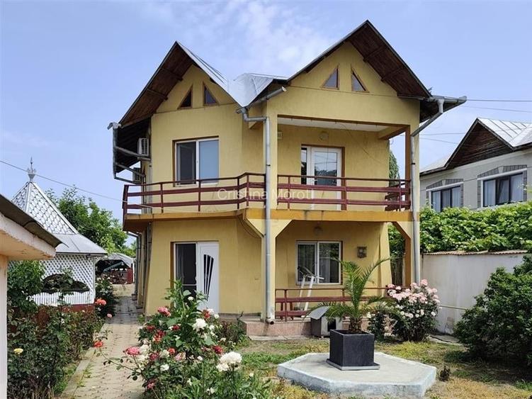 Proprietate spatioasa de vanzare in Gaesti, Dambovita - ideala pentru locuit sau