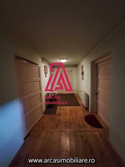 Casa de vanzare 7 camere, teren 1000 mp Sub Arini! - 12