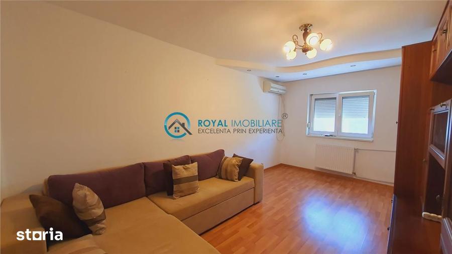 Royal Imobiliare - Vanzare Apartament 3 camere zona 9 Mai - 12