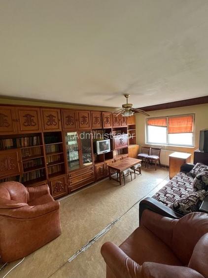 Apartament 3 camere decomandat Poarta 6