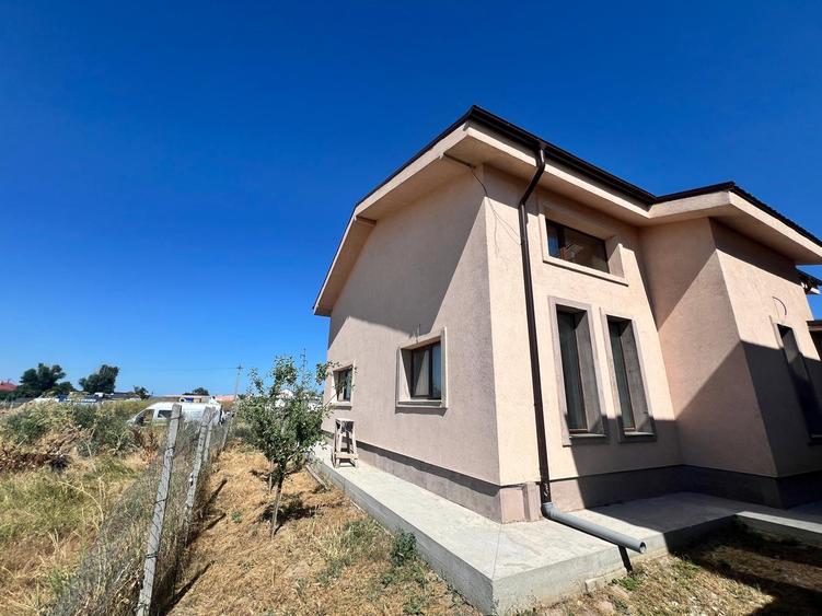 Vila de vanzare in Ovidiu - P+1, teren 470mp - 2