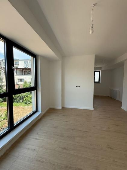Duplex cu 4 camere cu Canalizare în Theodor Pallady