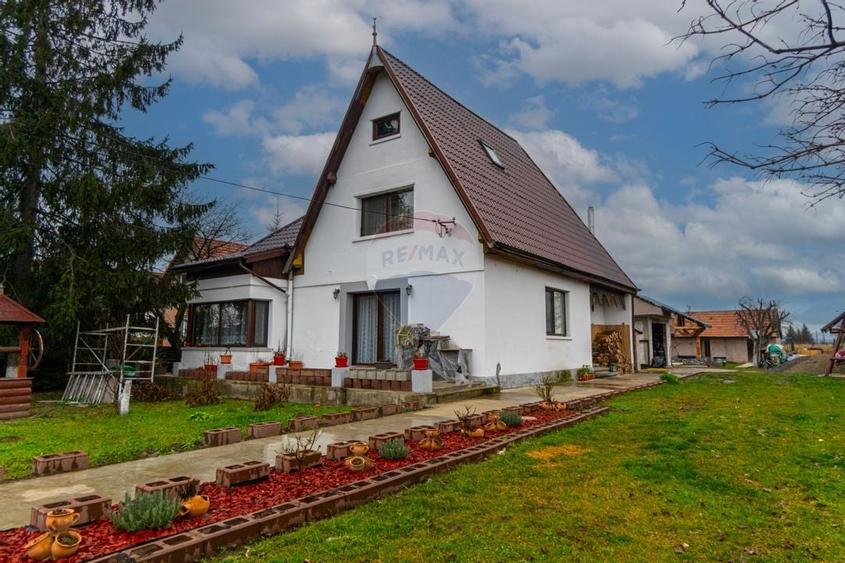 Vila cu 8 camere, 7150 mp teren intravilan I OZUN, COVASNA| COMISION 0 - 1