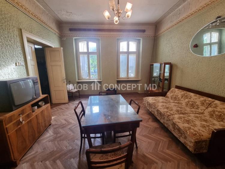 Vanzare casa 4 camere si teren de 700 mp in zona Marasesti - 1