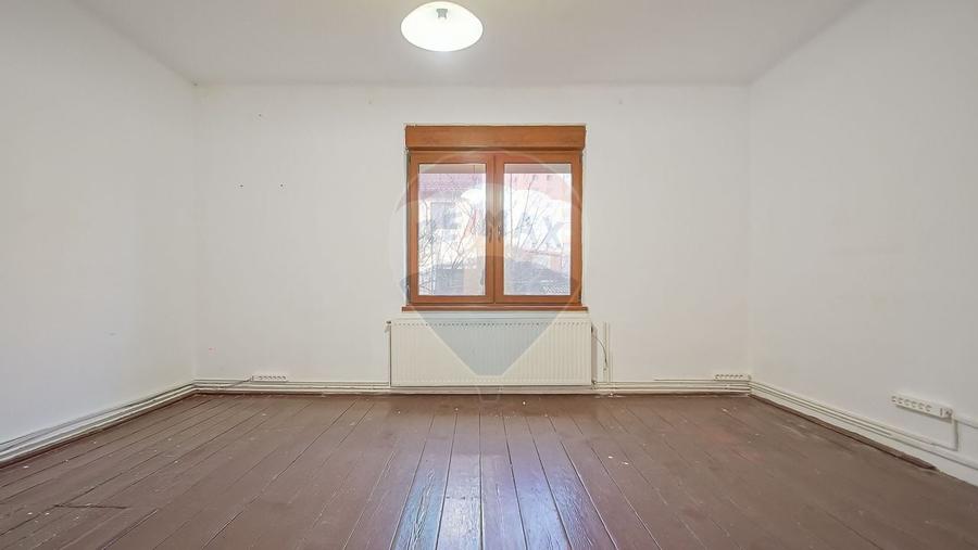 COMISION 0 Casa cu potential excelent, teren 446 mp, Strada Fanionului - 11