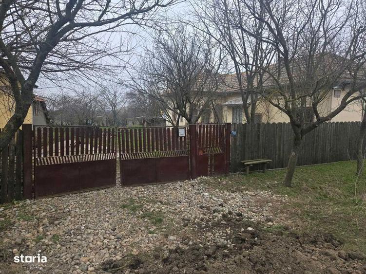 Vand casa din caramida cu 4 camere si garaj / Teren 900mp - 3