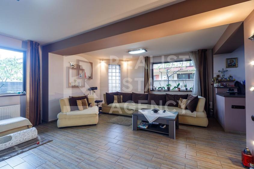 Vânzare, Duplex, 8 camere, zona Militari - 2