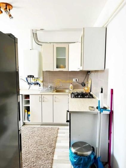 3 camere, Valea Lupului. - 3