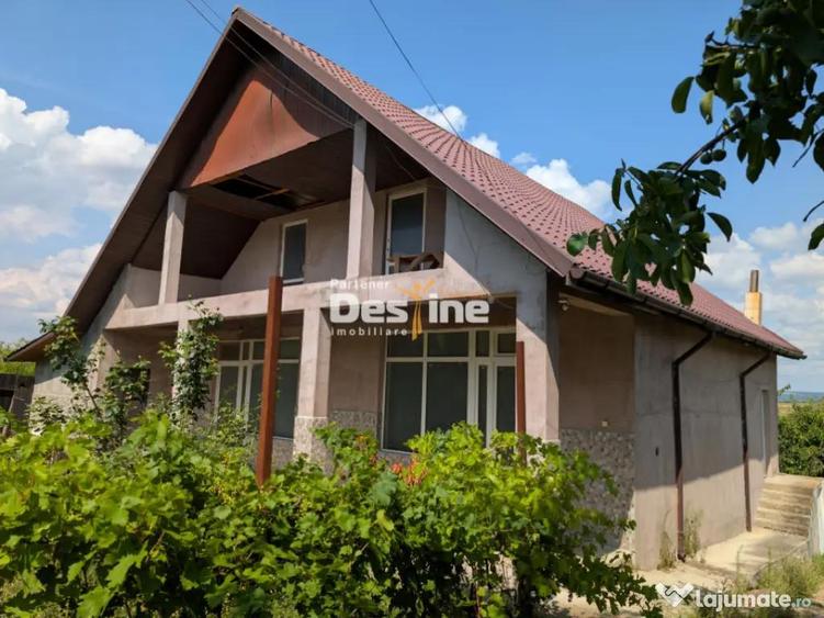 Investi?ie, Casa 170 mp cu 2400 mp teren cu IAZ la asfalt - 2