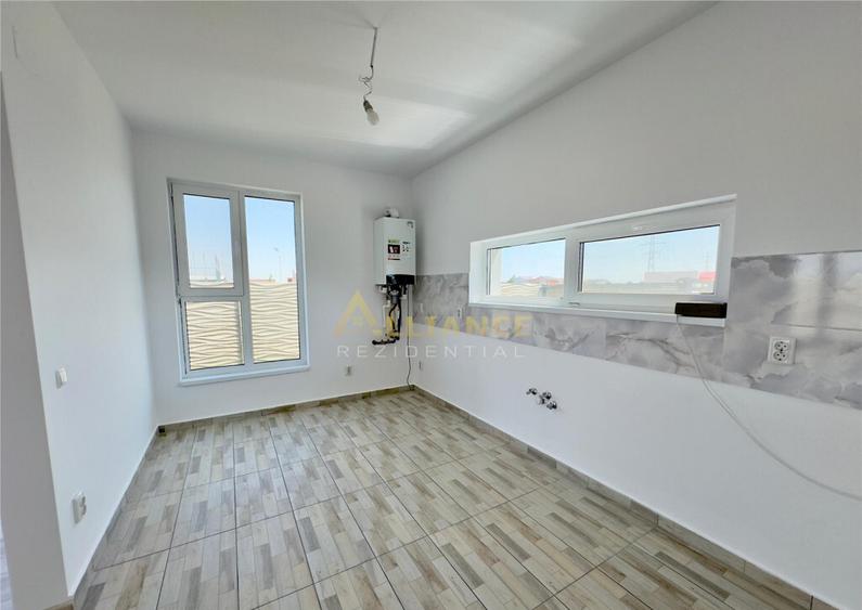 Cas? individual? modern? || 2 dormitoare || 2 b?i || Teren 3 - 3