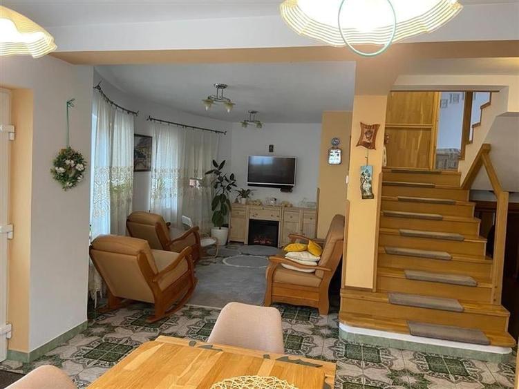 Vila cu garaj si beci, Rasnov, Brasov - 2