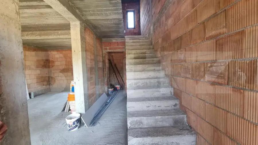 Casa in rosu, 93 mp , zona Martinesti - 2