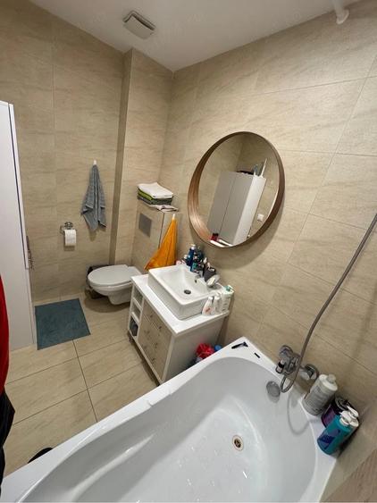 Apartament cu 3 camere decomandat în Crețuleasca