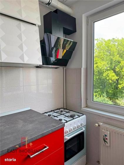 Apartament cu 3 camere decomandat în Aleea Carpați