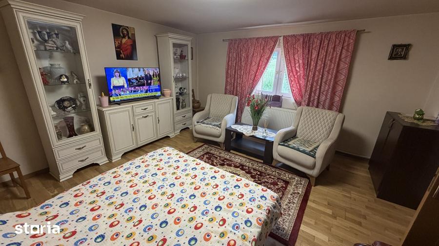 Casă cu 2 camere cu Teren 800 Mp în Florești