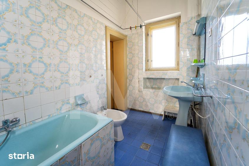 Apartament cu 4 camere decomandat în Central