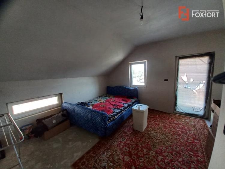 Casă individuală cu 5 camere cu Canalizare în Plopi