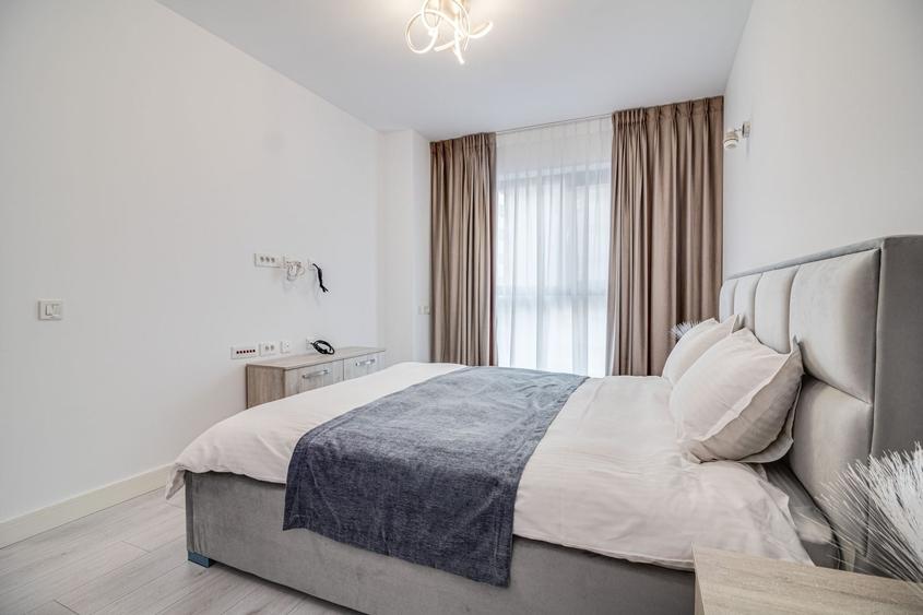 Apartament cu 3 camere semidecomandat în Pipera