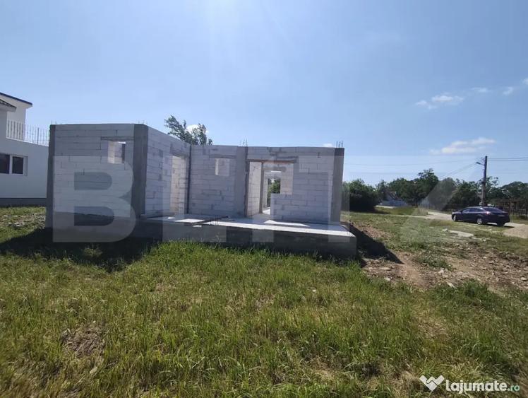 Casă cu 3 camere cu Teren 630 Mp în Leș