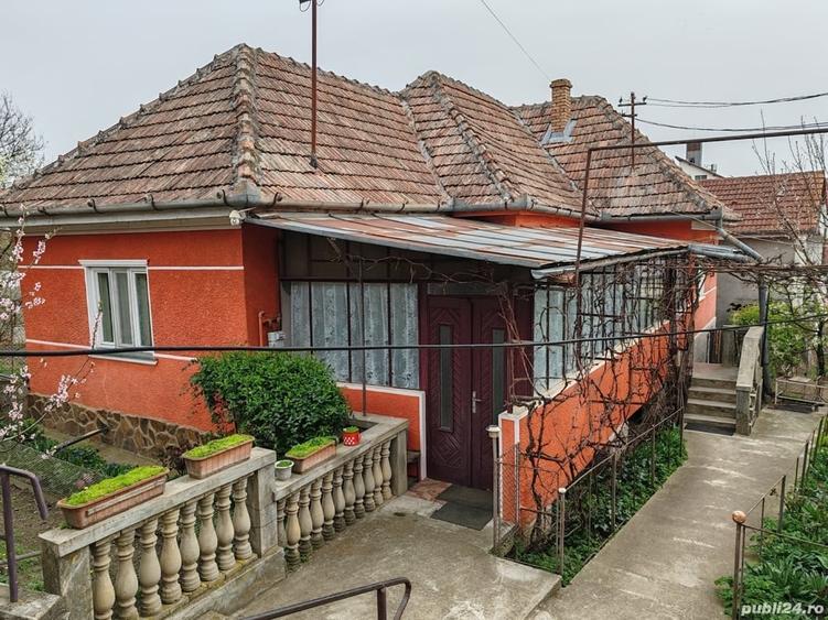 Casă cu 4 camere cu Teren 580 Mp în Central