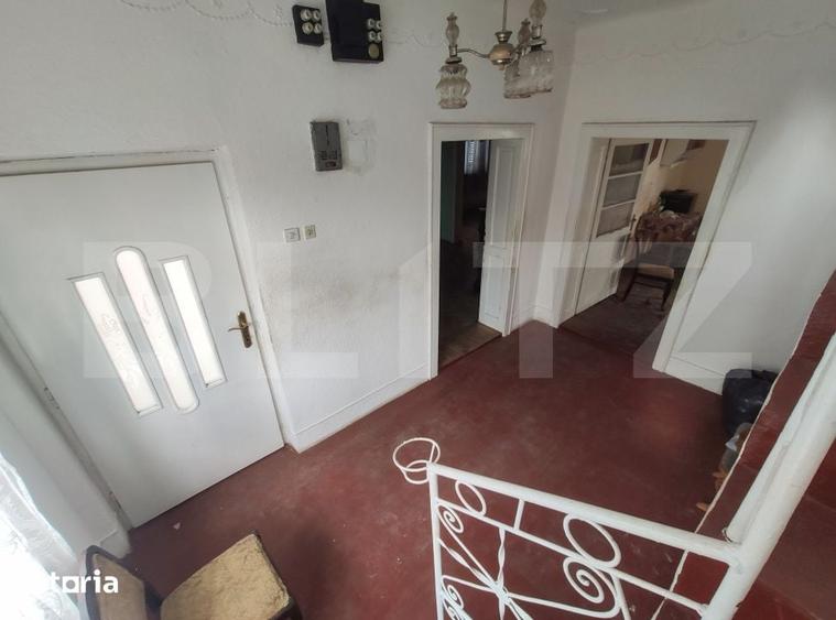 Casă cu 4 camere cu Teren 1100 Mp în Central