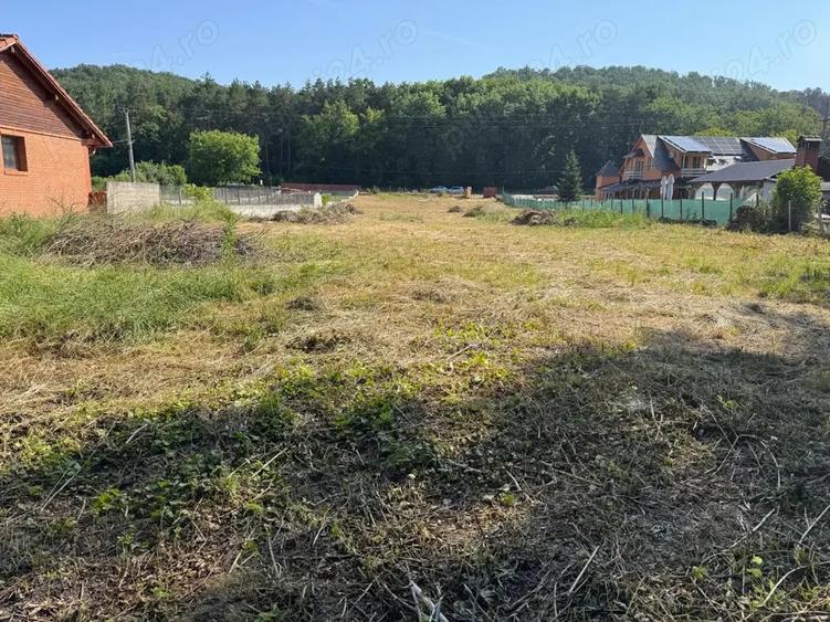 Teren de 3258 mp, în Hidiș