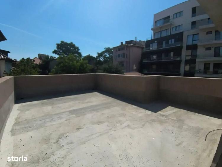 Casă cu 4 camere cu Teren 370 Mp în Dorobanți