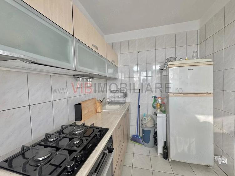 Apartament cu 2 camere semidecomandat în 1 Mai