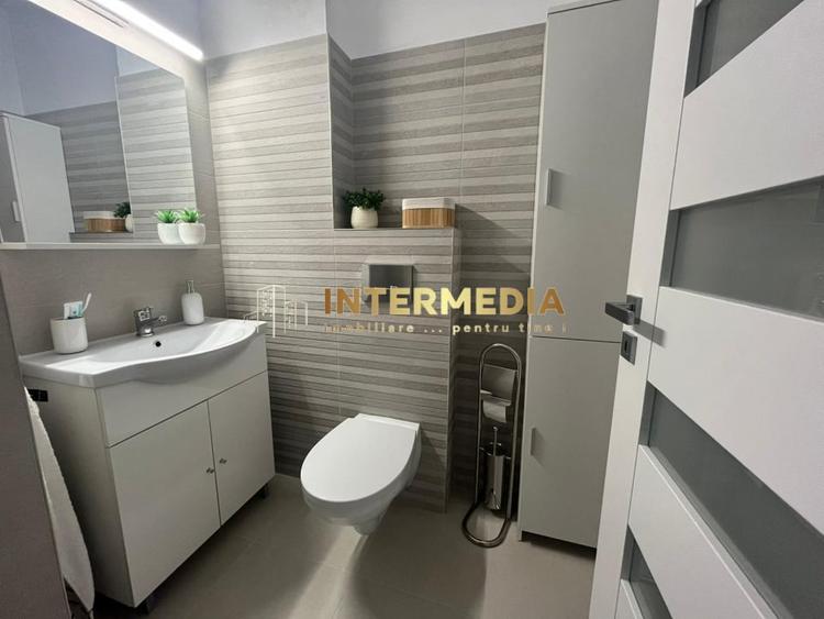 Apartament cu 3 camere decomandat, mobilat în Central