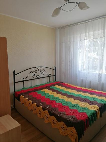 Apartament cu 2 camere decomandat în Titan