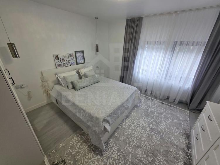 Casă cu 4 camere cu Teren 1191 Mp în Romanești