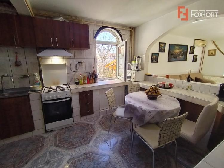 Apartament cu 3 camere, mobilat în Vlădeasa