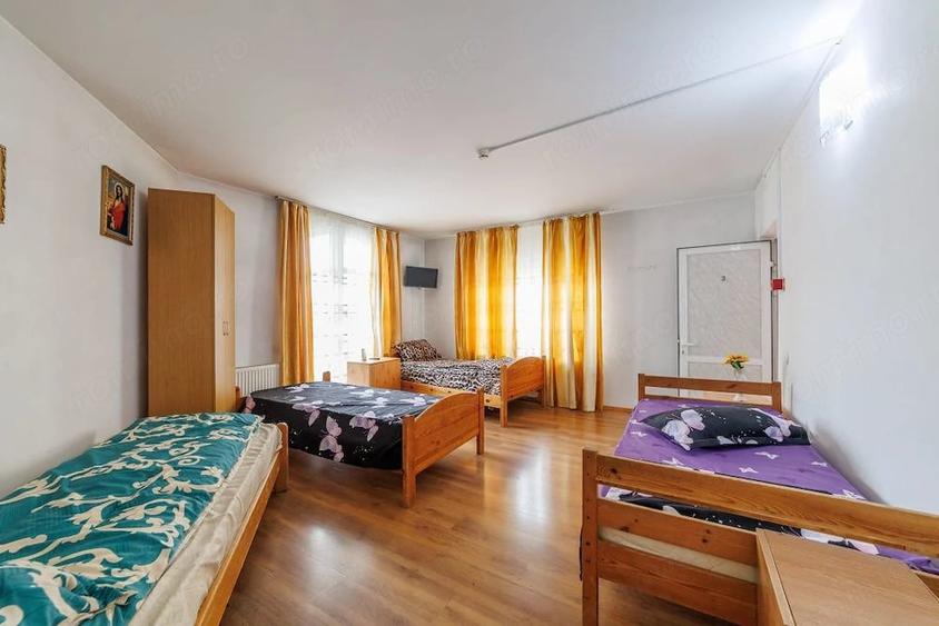 Casă cu 9 camere cu Teren 224 Mp în Găvana