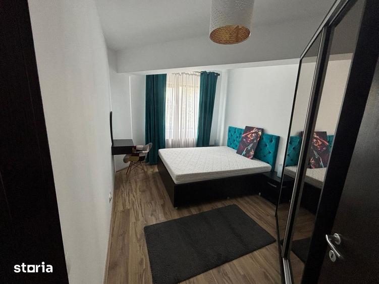 Apartament cu 3 camere în Apărătorii Patriei