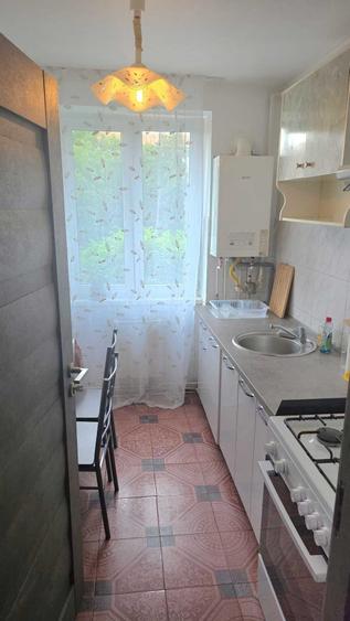 Apartament cu 2 camere decomandat în Cedonia